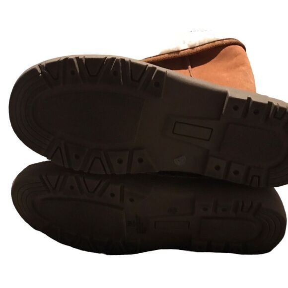 St. John’s Bay size 7.5 suede boots new never worn see pics - Picture 3 of 3